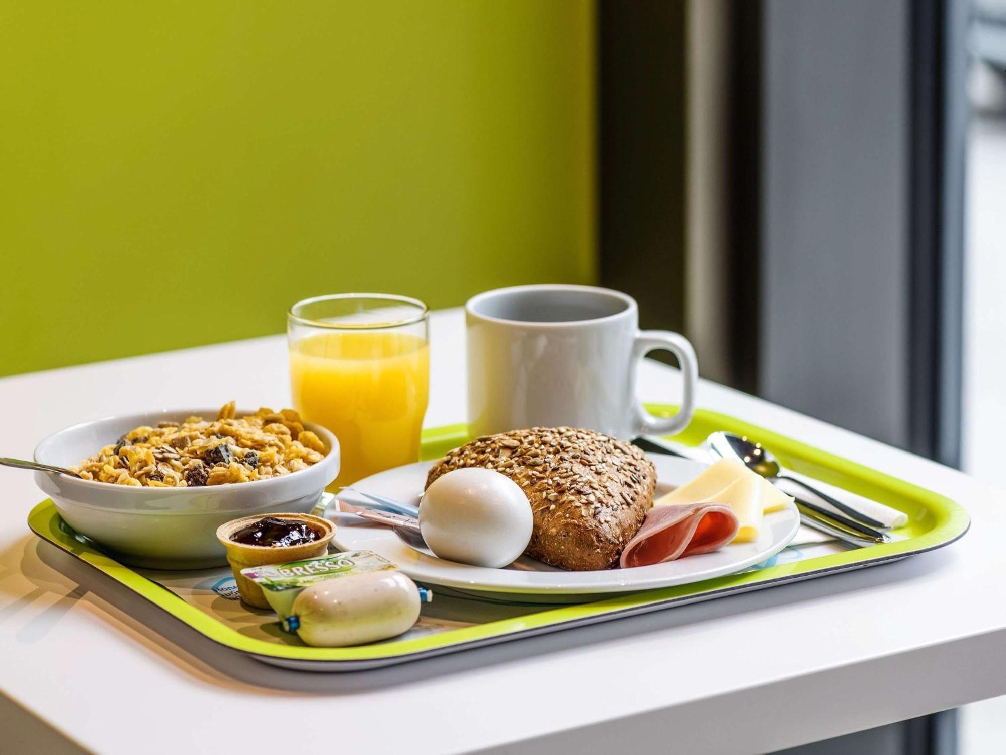 Ibis Budget Lyon Est Chaponnay Esterno foto