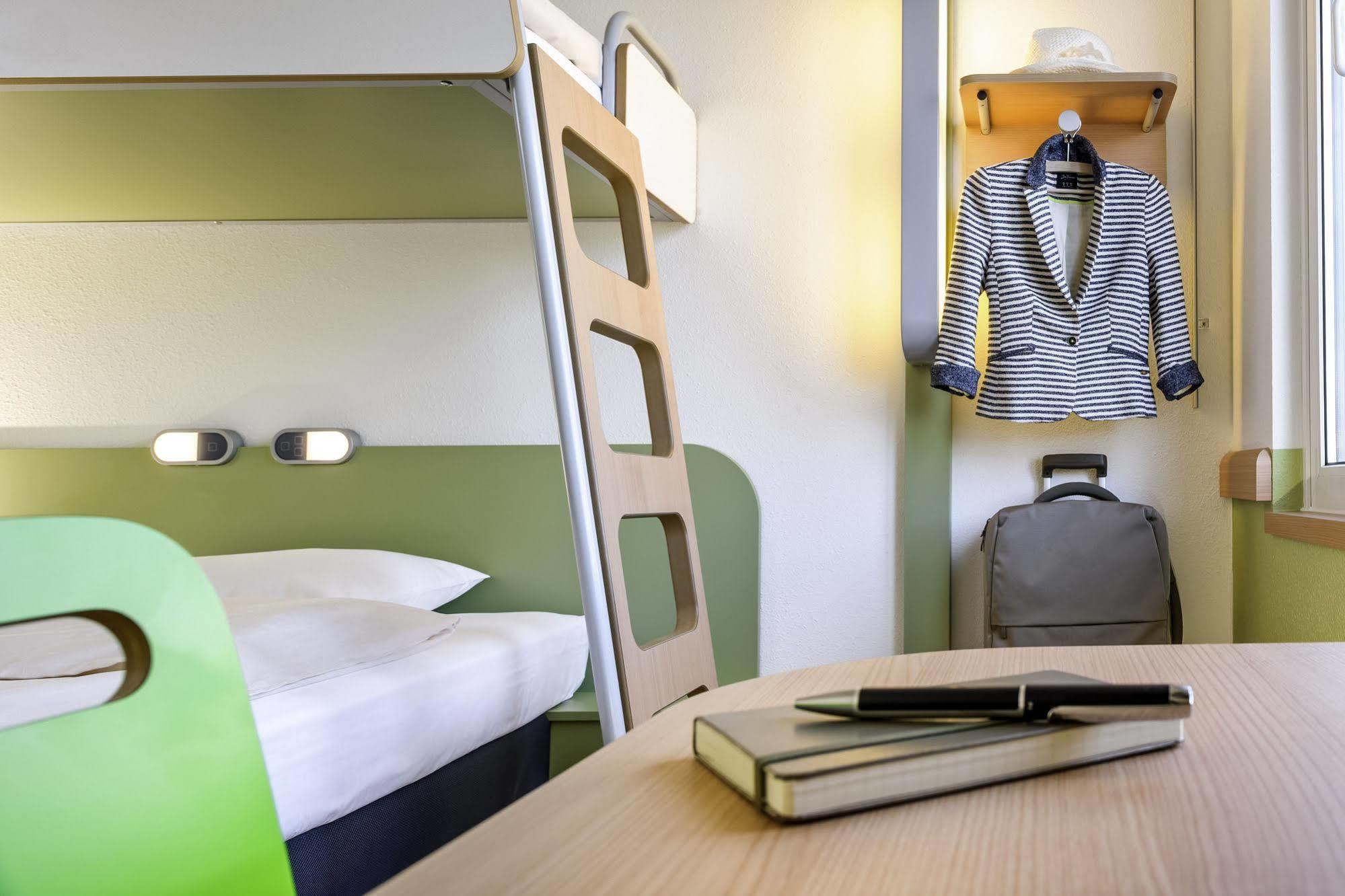 Ibis Budget Lyon Est Chaponnay Esterno foto